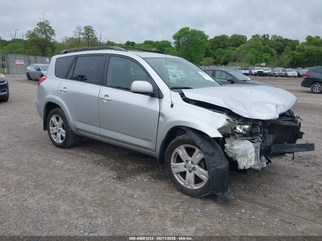 Salvage Toyota RAV4 Image