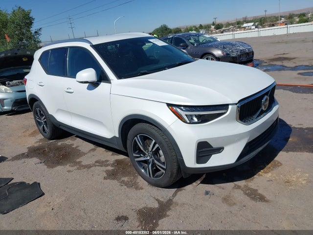 Salvage Volvo XC40 Image