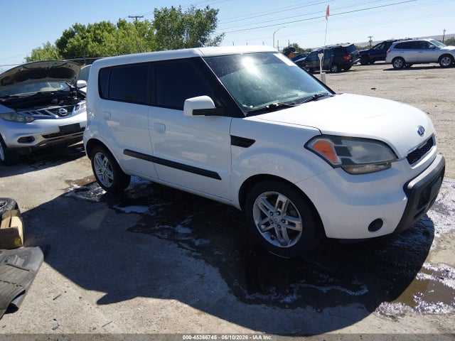 Salvage Kia Soul Image