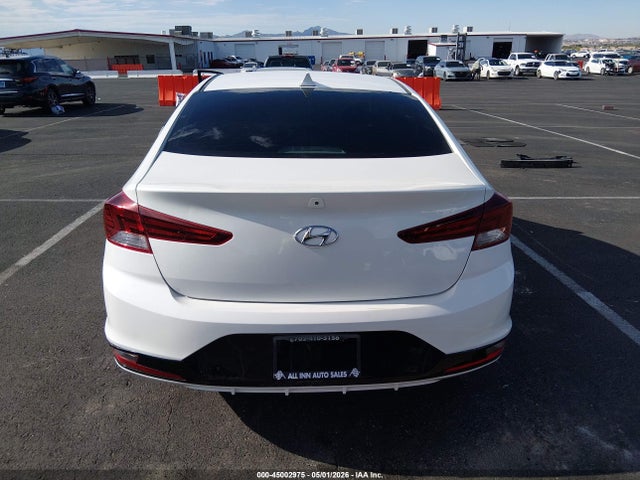 Hyundai ELANTRA Sel