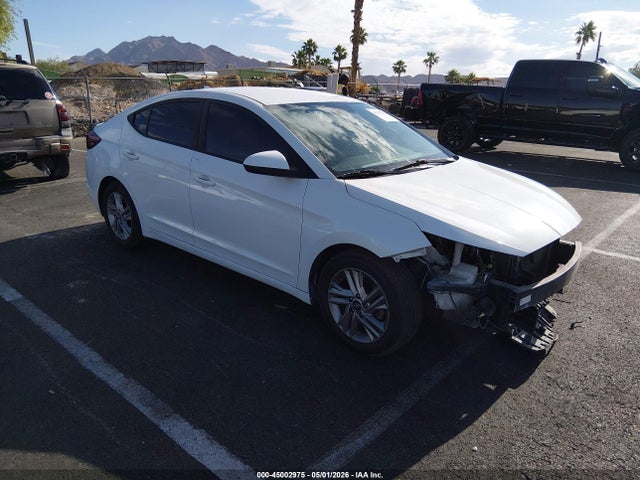Salvage Hyundai ELANTRA Image