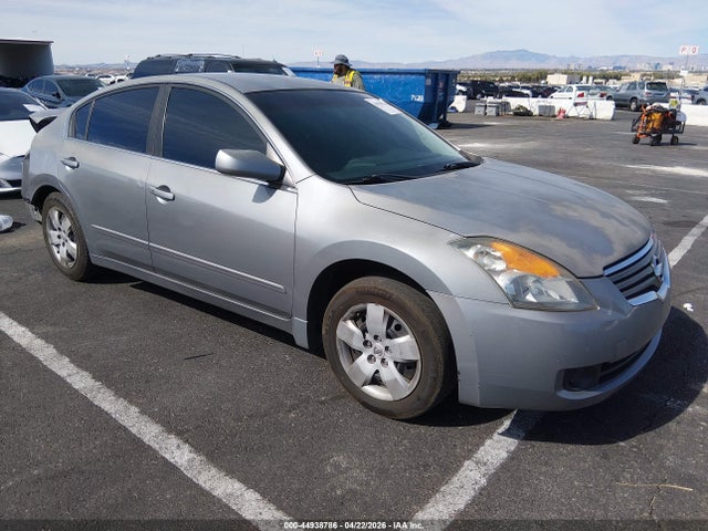 Salvage Nissan Altima Image