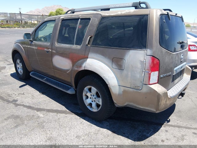 Nissan Pathfinder Se