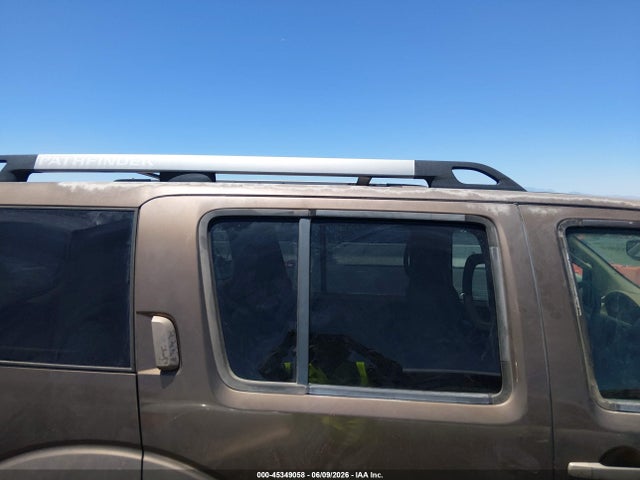 Nissan Pathfinder Se