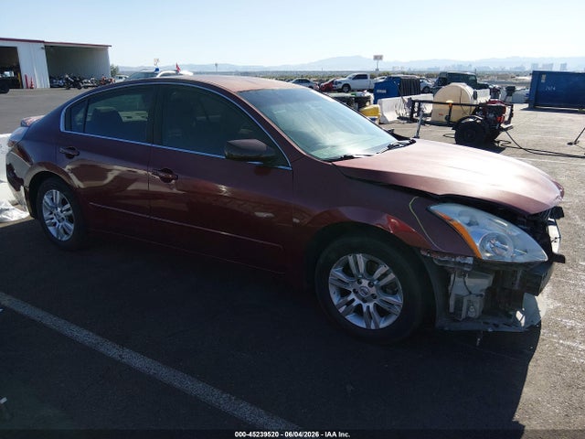 Salvage Nissan Altima Image