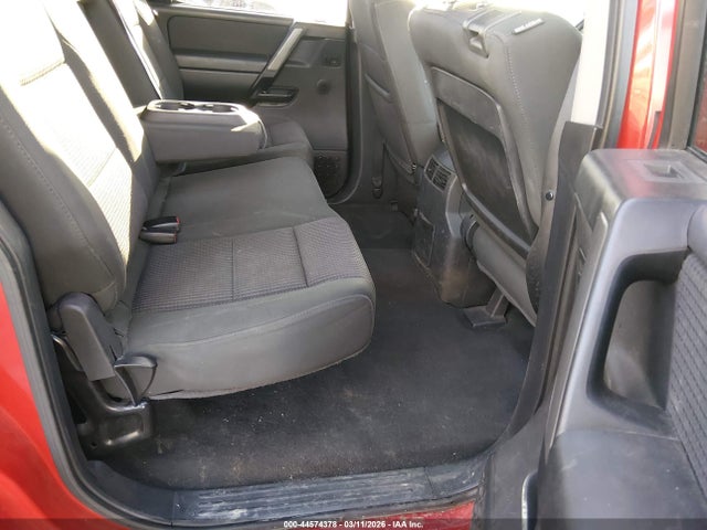 Nissan Titan Se