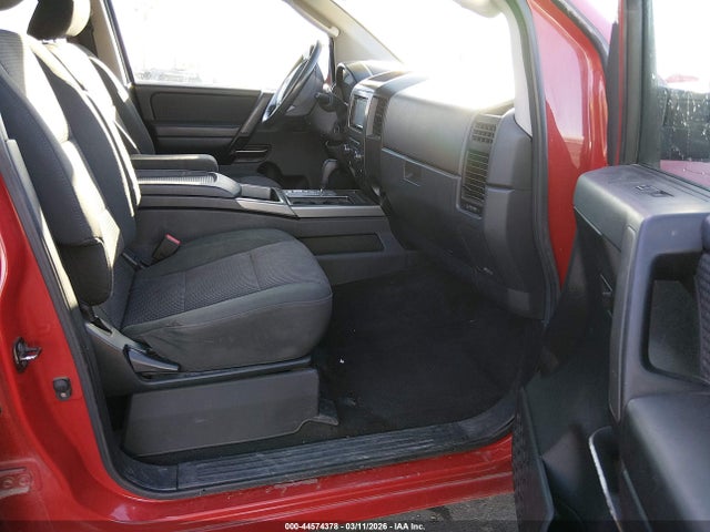 Nissan Titan Se