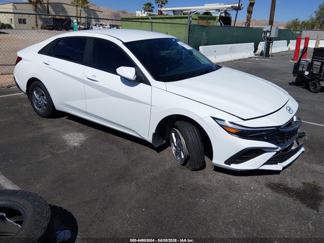 Salvage Hyundai ELANTRA Image