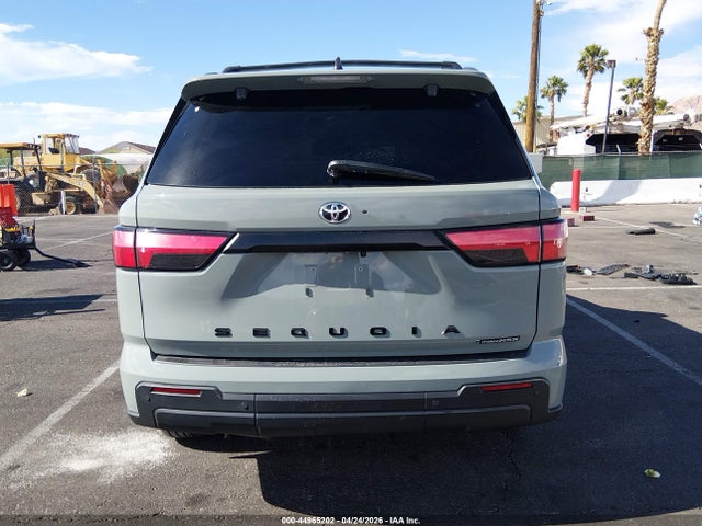 Toyota Sequoia Sr5