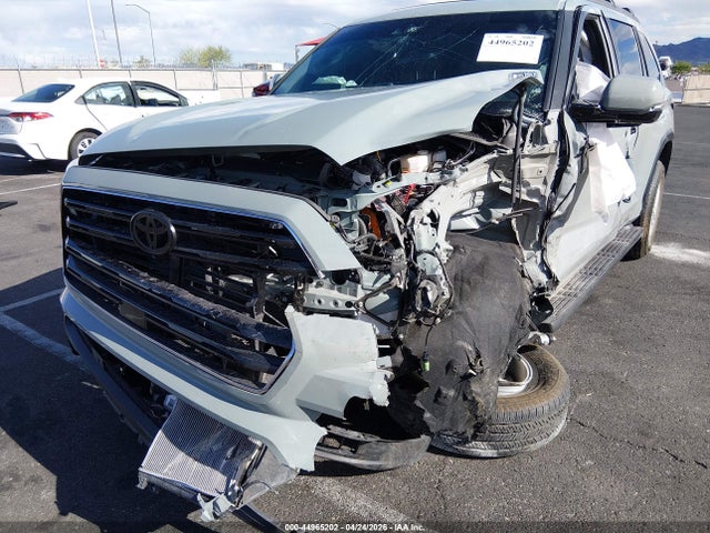 Toyota Sequoia Sr5
