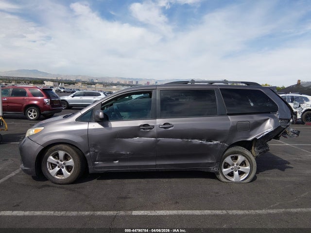 Toyota Sienna Le 8 Passenger