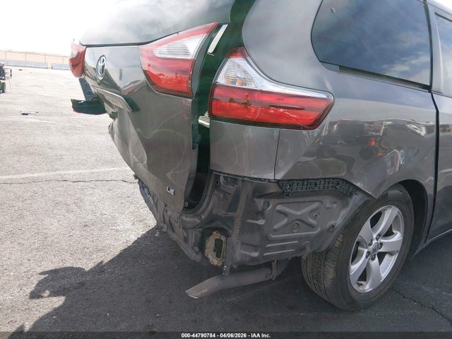 Toyota Sienna Le 8 Passenger