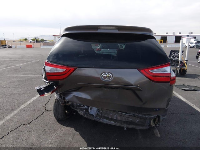Toyota Sienna Le 8 Passenger