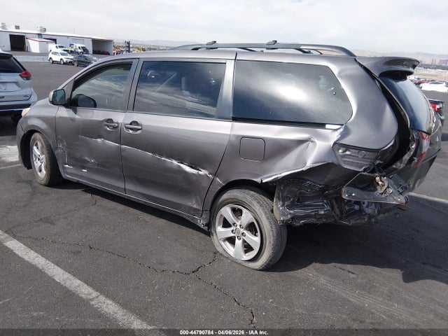 Toyota Sienna Le 8 Passenger