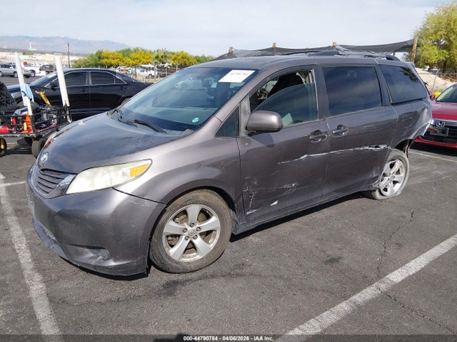 Toyota Sienna Le 8 Passenger
