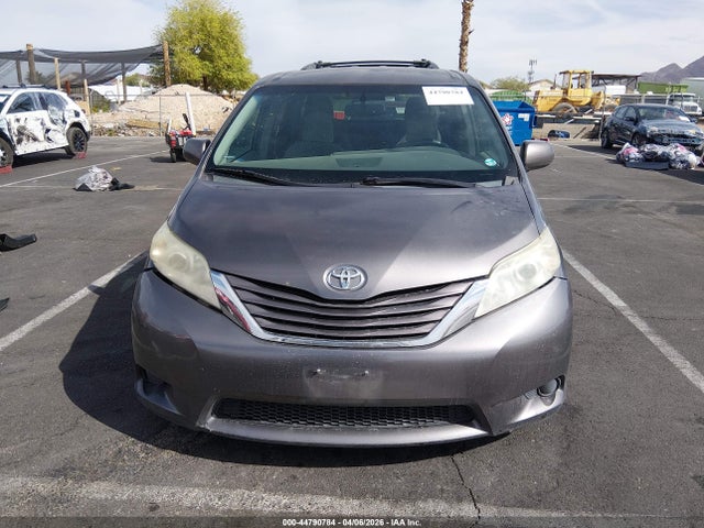 Toyota Sienna Le 8 Passenger
