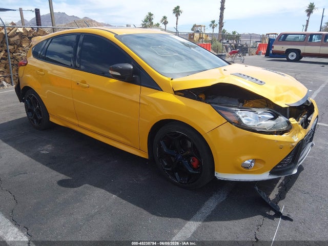 Salvage Ford Focus Image