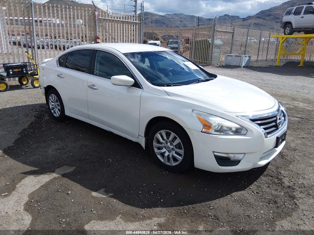 Salvage Nissan Altima Image