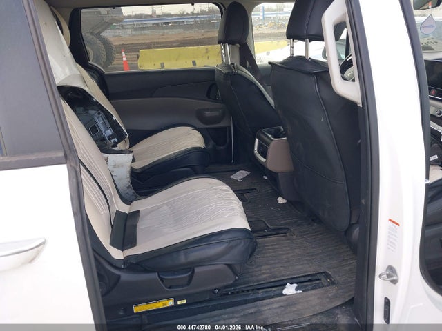Kia Carnival Ex