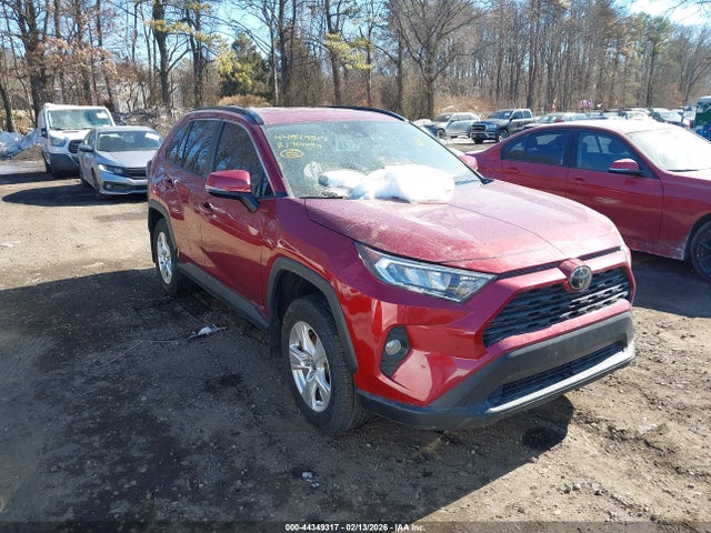 Salvage Toyota RAV4 Image