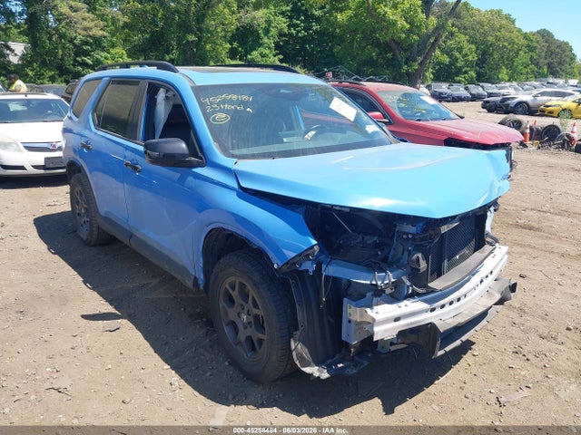 Salvage Honda Pilot Image