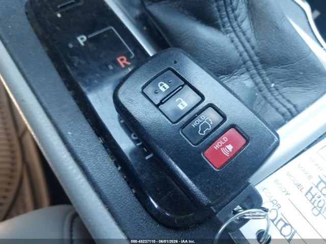 Toyota Highlander Xle V6