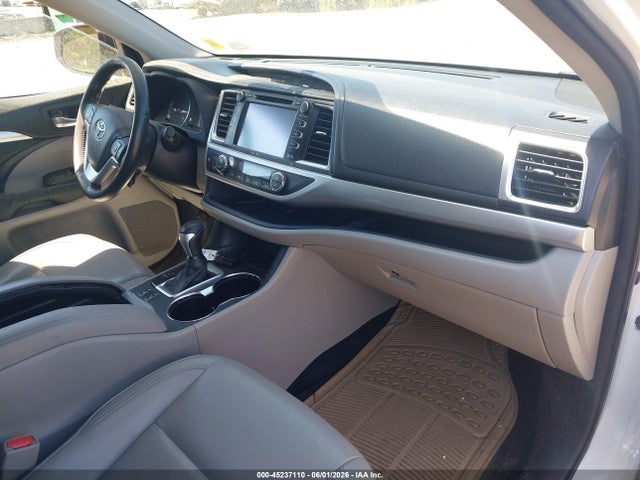 Toyota Highlander Xle V6