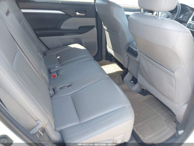 Toyota Highlander Xle V6