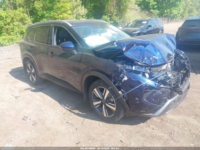Salvage Nissan Rogue Image