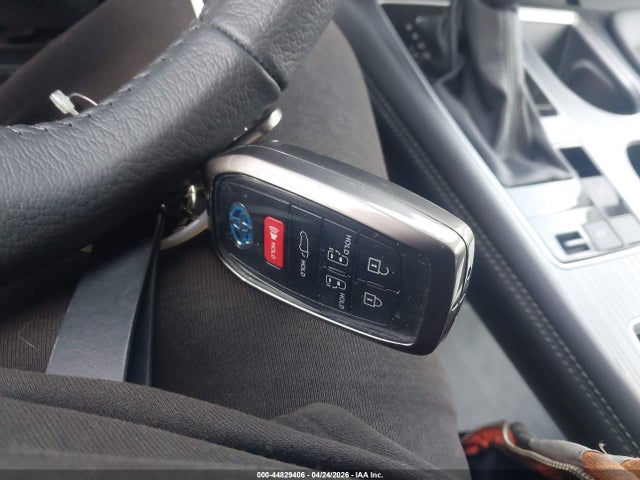 Toyota Sienna Xle 8 Passenger