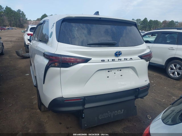 Toyota Sienna Xle 8 Passenger