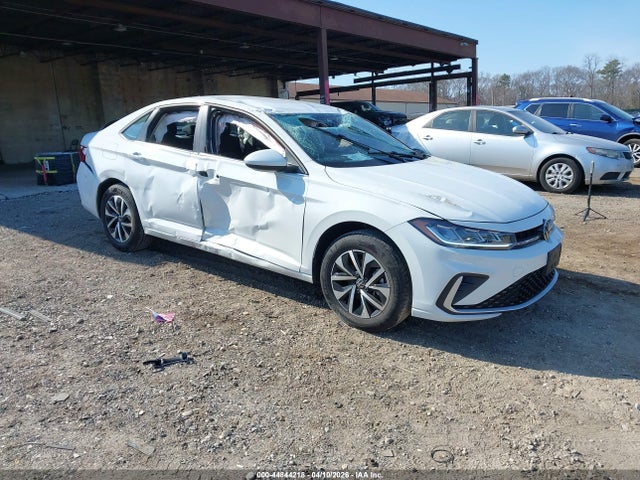 Salvage Volkswagen Jetta Image