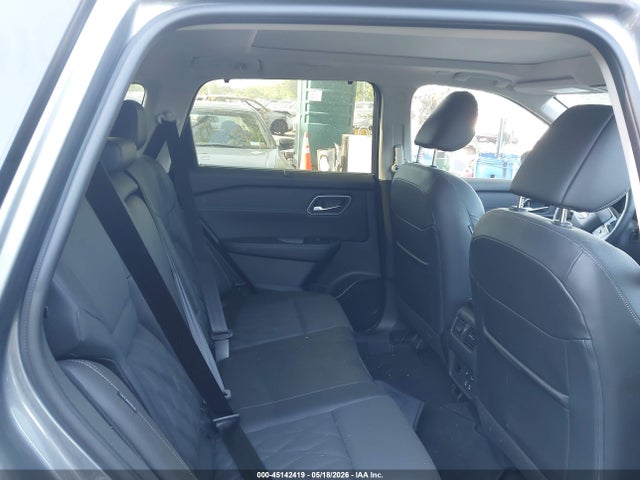 Nissan Rogue Platinum