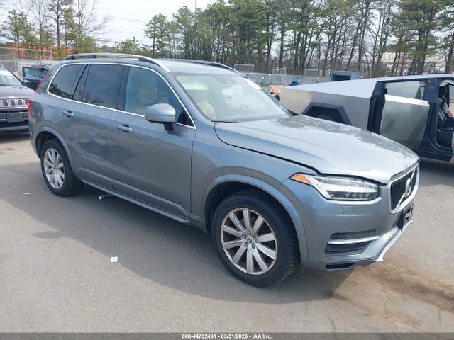 Salvage Volvo XC90 Image
