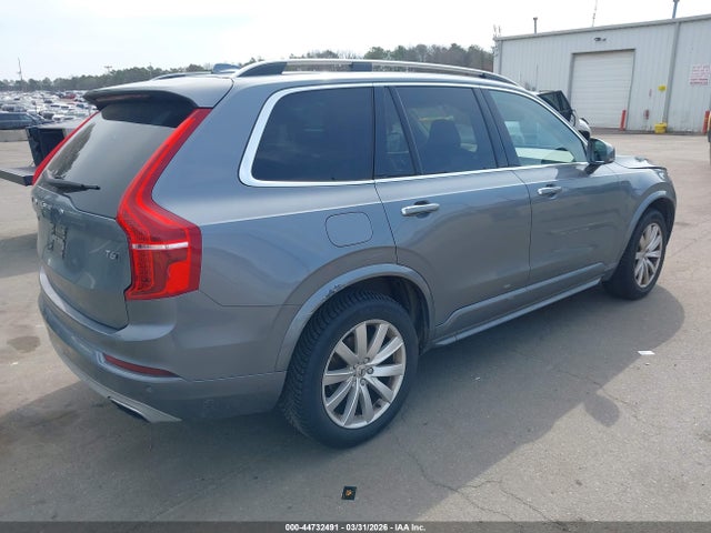 Volvo XC90 T6 Momentum