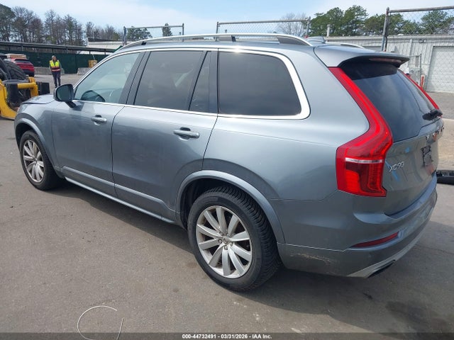 Volvo XC90 T6 Momentum
