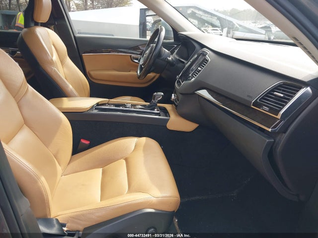 Volvo XC90 T6 Momentum