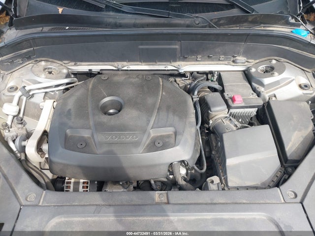 Volvo XC90 T6 Momentum