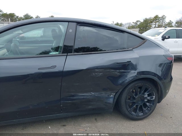 Tesla Model Y Long Range Dual Motor All-wheel Drive
