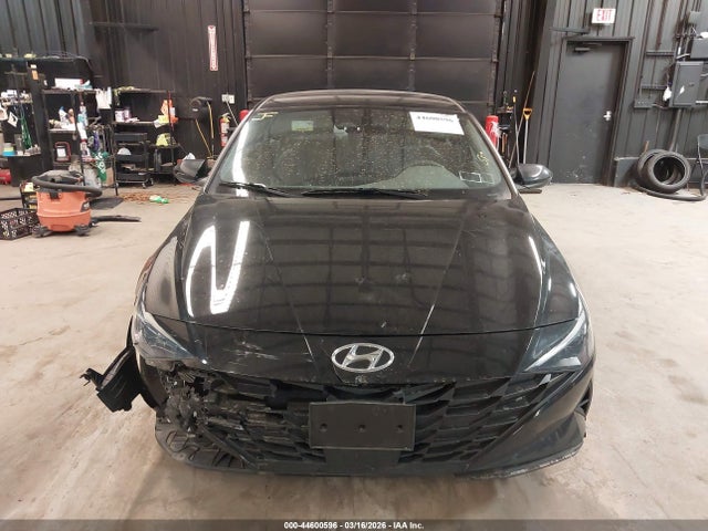 Hyundai ELANTRA Sel