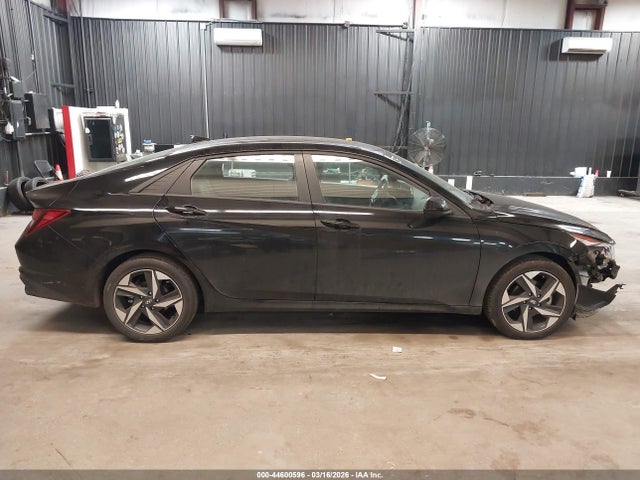Hyundai ELANTRA Sel