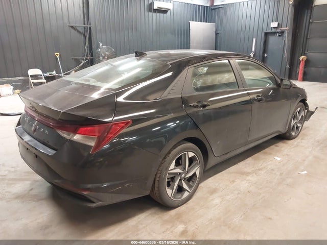 Hyundai ELANTRA Sel