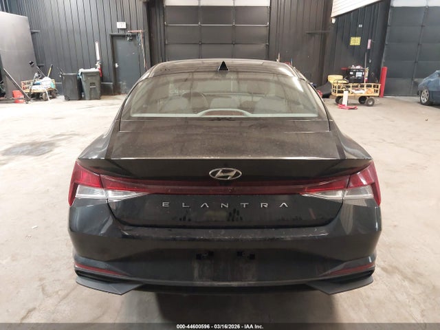 Hyundai ELANTRA Sel
