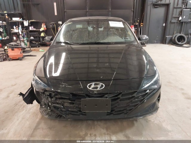 Hyundai ELANTRA Sel