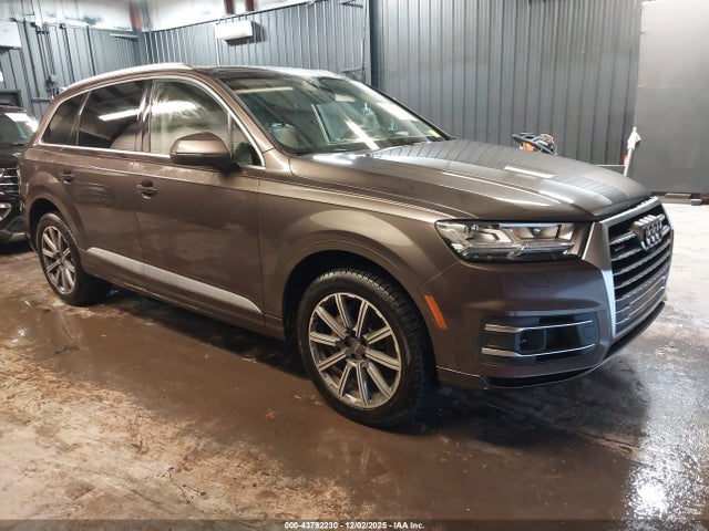 Salvage Audi Q7 Image