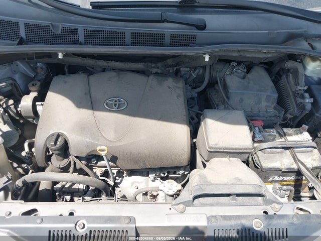 Toyota Sienna Xle 8 Passenger
