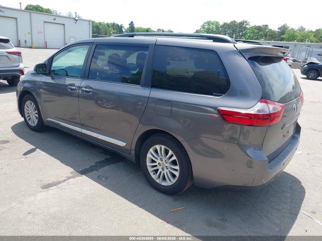 Toyota Sienna Xle 8 Passenger