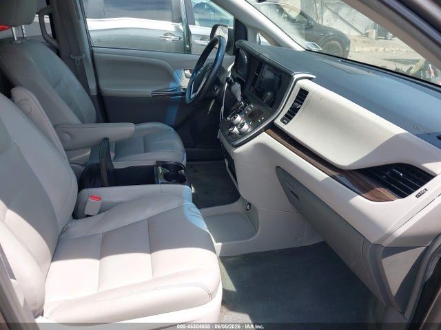 Toyota Sienna Xle 8 Passenger