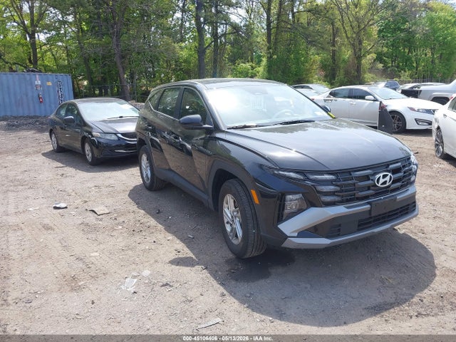 Salvage Hyundai TUCSON Image