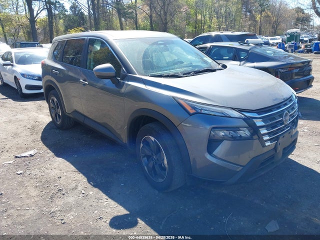 Salvage Nissan Rogue Image